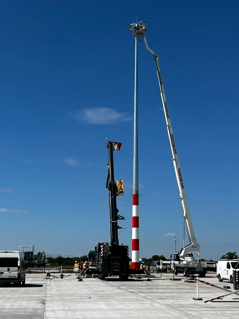 A Duna Industrial Electric csapata munka közben